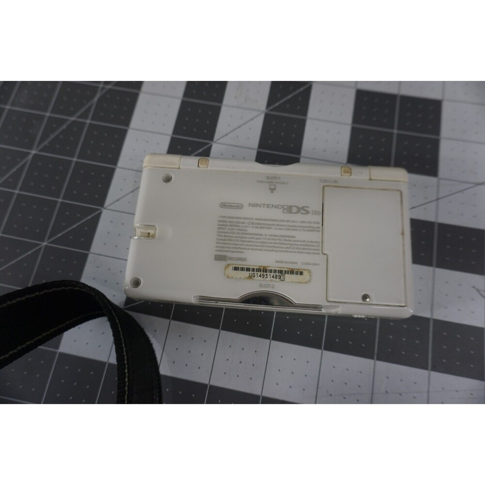Nintendo DS Lite Handheld Console - Polar White With Stylus And Charger - Picture 2 of 10